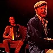 "Joue-moi quelque chose" "Joue-moi quelque chose"