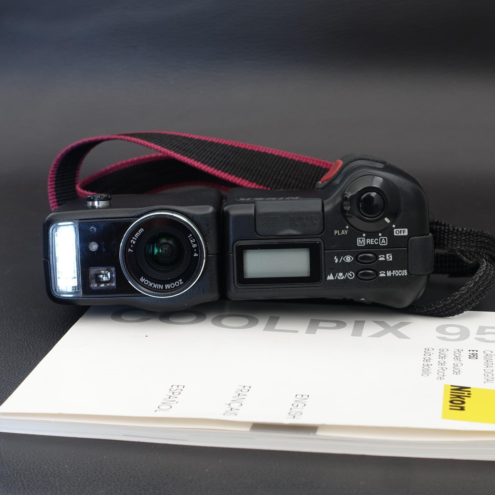 Nikon Coolpix 950 Nikon Coolpix 950