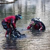 Winter frogmen 2 Winter frogmen 2
