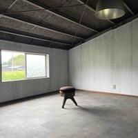 room202 鉄骨斜め屋根の部屋(昼)