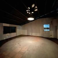 room202  鉄骨斜め屋根の部屋(夜)