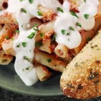 baked ziti with garlic breadstick