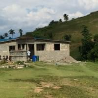 L'école décembre 2017 - Vue avec pause du toit L'école décembre 2017 - Vue avec pause du toit
