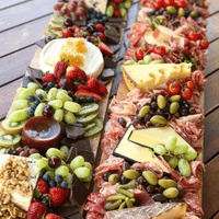 Plancha charcuterie et fromage en livraison par Smiile Traiteur Marseille