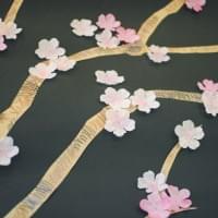 桜の季節 利用者のみなさんと一緒に作った影飾り