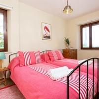 Middle Floor Twin Bedroom Middle Floor Twin Bedroom