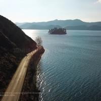 湖 . Lake . F 湖 . Lake . F