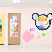 【幼兒園室內景觀廊道】落地大玻璃採光窗與明亮LED燈具 【幼兒園室內景觀廊道】落地大玻璃採光窗與明亮LED燈具
