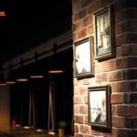 共同空間的紅磚牆 共同空間的紅磚牆