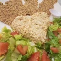 Vegan Tuna with onion bread chips