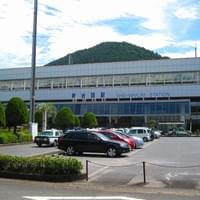 Here is Shin Iwakuni station. The Shinkansen only stops at this station. There is also a bus station at this location