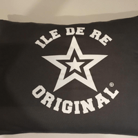 la housse de coussin fabriquée a partir d'un tee-shirt la housse de coussin fabriquée a partir d'un tee-shirt