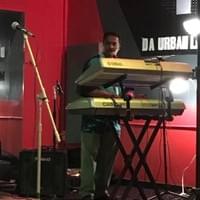 Mike Thompson Keyboardist/ Vocalist/Saxophonist Mike Thompson Keyboardist/ Vocalist/Saxophonist