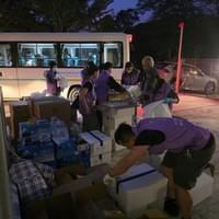 香港關懷力量義工分配物資 香港關懷力量義工分配物資