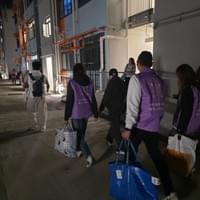 香港關懷力量義工分派物資到各單位 香港關懷力量義工分派物資到各單位