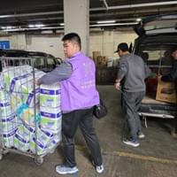 鄺文記集團協助運輸物資 鄺文記集團協助運輸物資