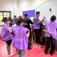 鄺文記集團派出人手協助救災工作 鄺文記集團派出人手協助救災工作