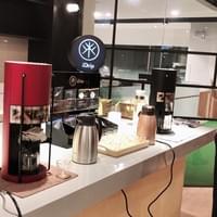 iDrip高雄團隊展示不同顏色手沖咖啡機於中山大學西灣學院 iDrip高雄團隊展示不同顏色手沖咖啡機於中山大學西灣學院