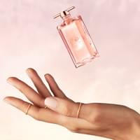 Mannequin mains parfumerie Mannequin mains parfumerie