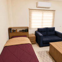 طاولة الدراسة طاولة الدراسة
