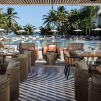 Tropical Poolside Resort Tropical Poolside Resort