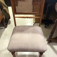 Tapiceros de silla de madera tapizada en blanco Tapiceros de silla de madera tapizada en blanco