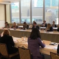 ラウンドテーブル