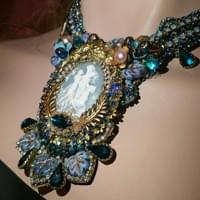 Collier bleu Collier bleu