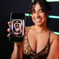 Instant Digital Sharing Instant Digital Sharing