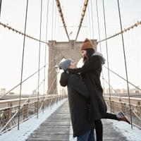 Picvoyage NYC Brooklyn Bridge Couple Photo Shoot