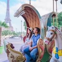 Eiffel Tower Couple Photo Shoot