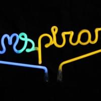 Respire fundo e olhe para sua intuição. Às vezes a loucura é a saída, lembrando de Herman Hesse em o Lobo da Estepe, onde ele caminhava pelas ruas surge o Teatro Mágico: para raros para poucos, assim, esta palavra quer trazer coragem de ser feliz, eu realmente acredito que os instintos mais loucos são também os mais visionários.IN_azul_que tras a calma, S,em verde para harmonia e pirar em amarelo a cor do sol, da luz, da inteligência.