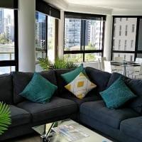 Riverfront 2B2B Apartment