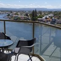 Riverfront 2B2B Apartment