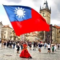 布拉格演出揮大國旗 布拉格演出揮大國旗