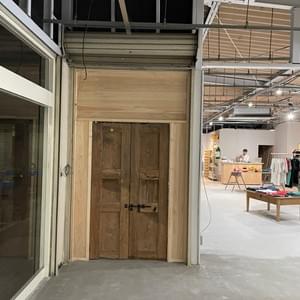 アンティークドア 店舗工事 アンティークドア 店舗工事