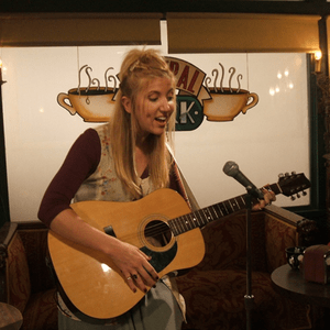 "Phoebe" in TBS Promo for Friends