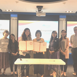 台湾沟通辅具学会创办人 陈美慧治疗师 & 长庚大学早疗所 黄霭雯教授 台湾沟通辅具学会创办人 陈美慧治疗师 & 长庚大学早疗所 黄霭雯教授