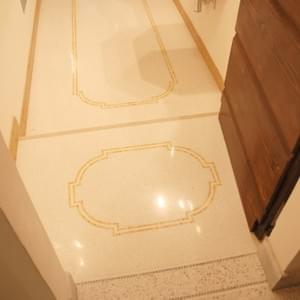 Terrazzo con Decoro in Giallo