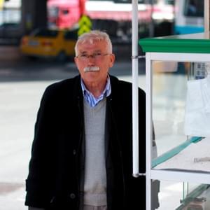 « I never went to school. I developed myself. In Turkey, the government does not help us and life is very hard. I am not talking about other countries but only about Turkey. Life here is not exactly positive. There is not a lot of hope for the future, sorry to be pessimistic (laughter). I had many dreams but I have not really been able to achieve them. Today, I raise my kids, they make me happy, even if I live a life that few people would envy. »