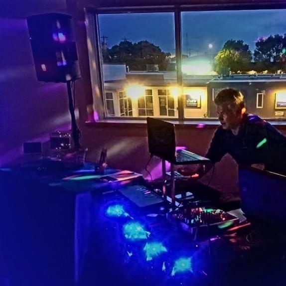 DJ-B Entertainment Mobile Dj DJ-B Entertainment Mobile Dj