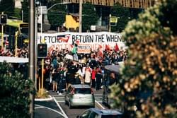 Traffic is brought to a standstill by the crowd of Ihumaatao supporters Traffic is brought to a standstill by the crowd of Ihumaatao supporters