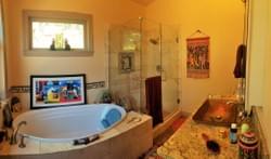 MASTER SUITE BATHROOM