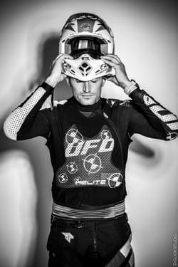 Pilote du dakar 2021 pour la marque HELITE
