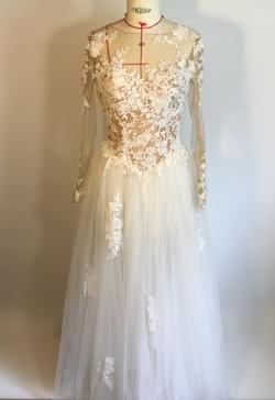 la robe de mariée ( retouches ) la robe de mariée ( retouches )