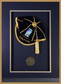 WORLD RUGBY - Hat and Medallion WORLD RUGBY - Hat and Medallion