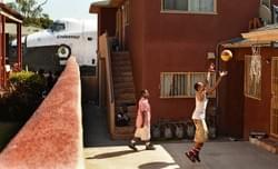 Strange photos with space shuttle