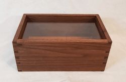 Walnut dovetail box w/ glass top Walnut dovetail box w/ glass top