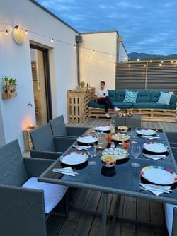 Terrasse 29 m² plein sud — vue panoramique baie d'Agosta et golfe d'Ajaccio. Terrasse 29 m² plein sud — vue panoramique baie d'Agosta et golfe d'Ajaccio.