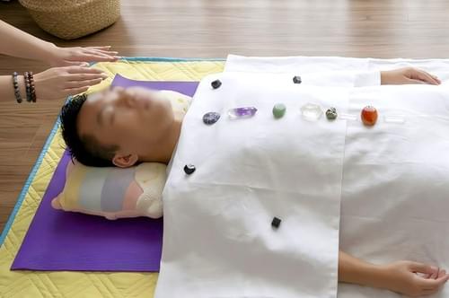 水晶排列靈氣療癒SPA